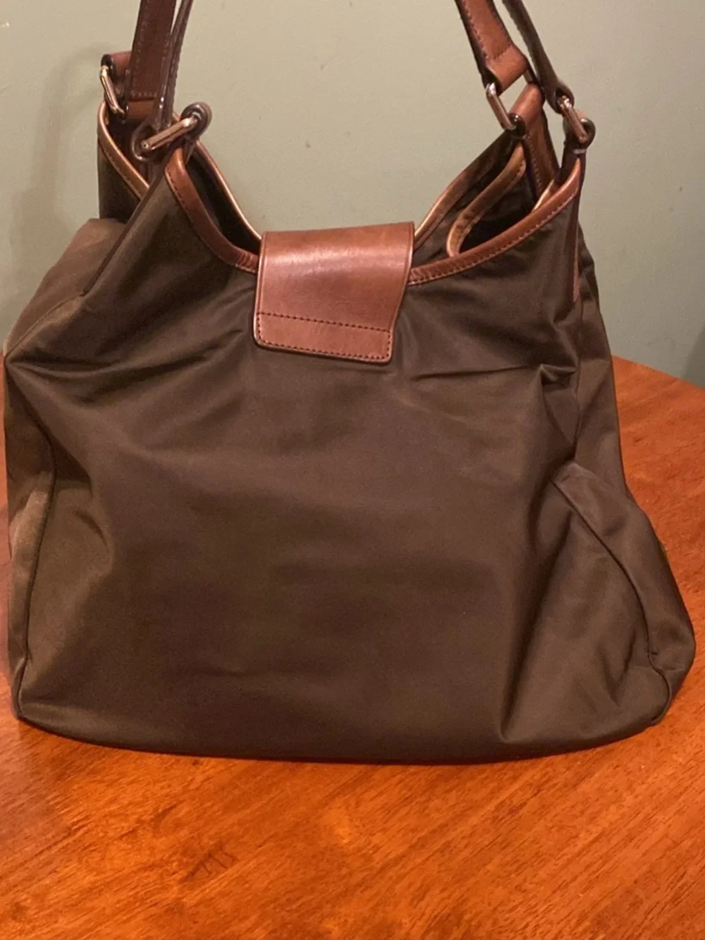 Tumi spacious shoulder